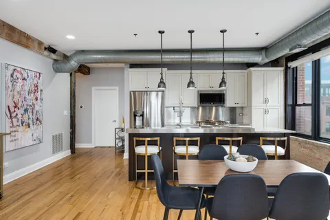$750,000 | 1118 West Fulton Market, Unit 403, Chicago, IL 60607