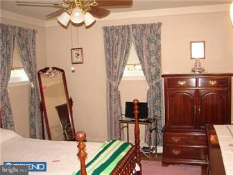 363 McGlynn Road Warminster, PA 18974 - Photo 7 of 9 Gallery Image 7