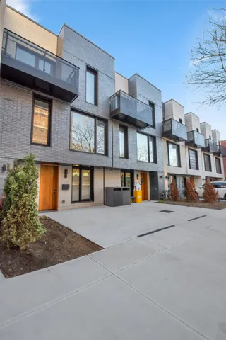 $2,495,000 | 24 Huntington Street | Red Hook