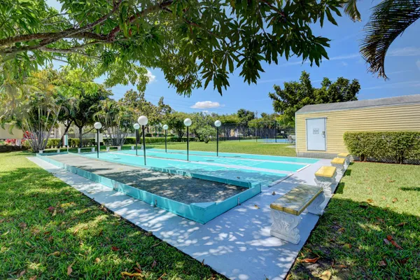 $225,000 | 23249 Barwood Lane North, Unit 405, Boca Raton, FL 33428