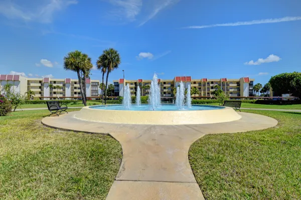 $225,000 | 23249 Barwood Lane North, Unit 405, Boca Raton, FL 33428