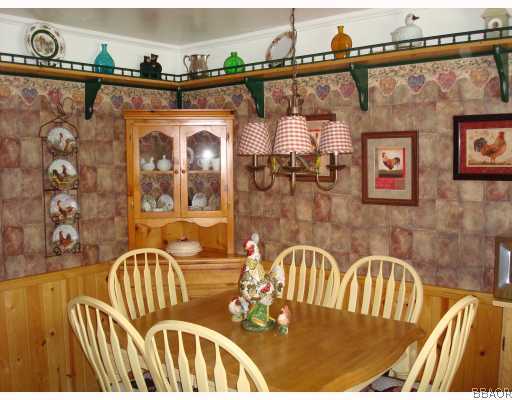 526 Riverside Avenue Sugarloaf, CA 92386 - Photo 7 of 10 Dining Room.