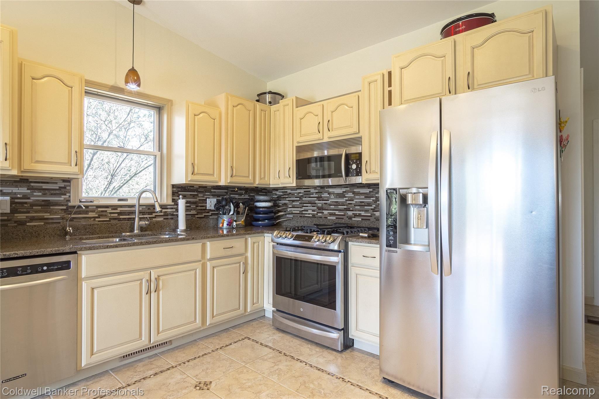 5558 Lum Road Attica, MI 48412 - Photo 19 of 61 Interiors (12 of 36).jpg