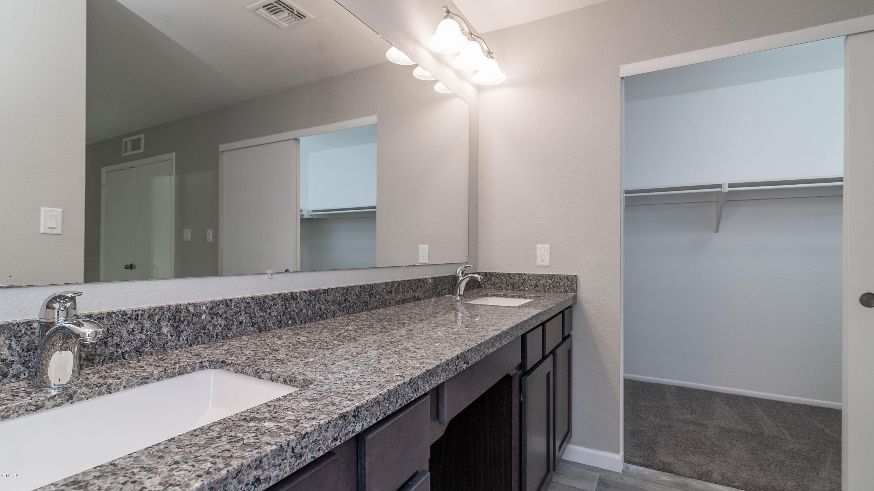 3741 West Phelps Road Phoenix, AZ 85053 - Photo 23 of 27 DSC04793