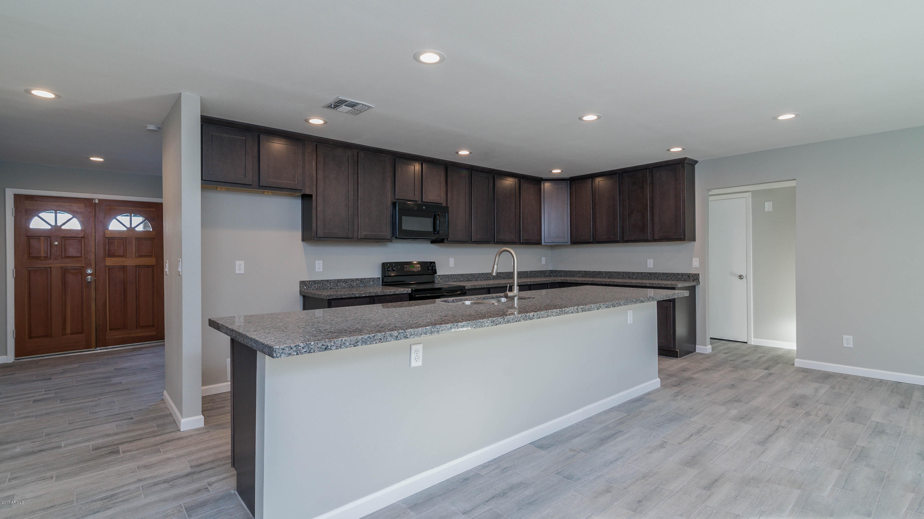 3741 West Phelps Road Phoenix, AZ 85053 - Photo 9 of 27 DSC04737-Edit