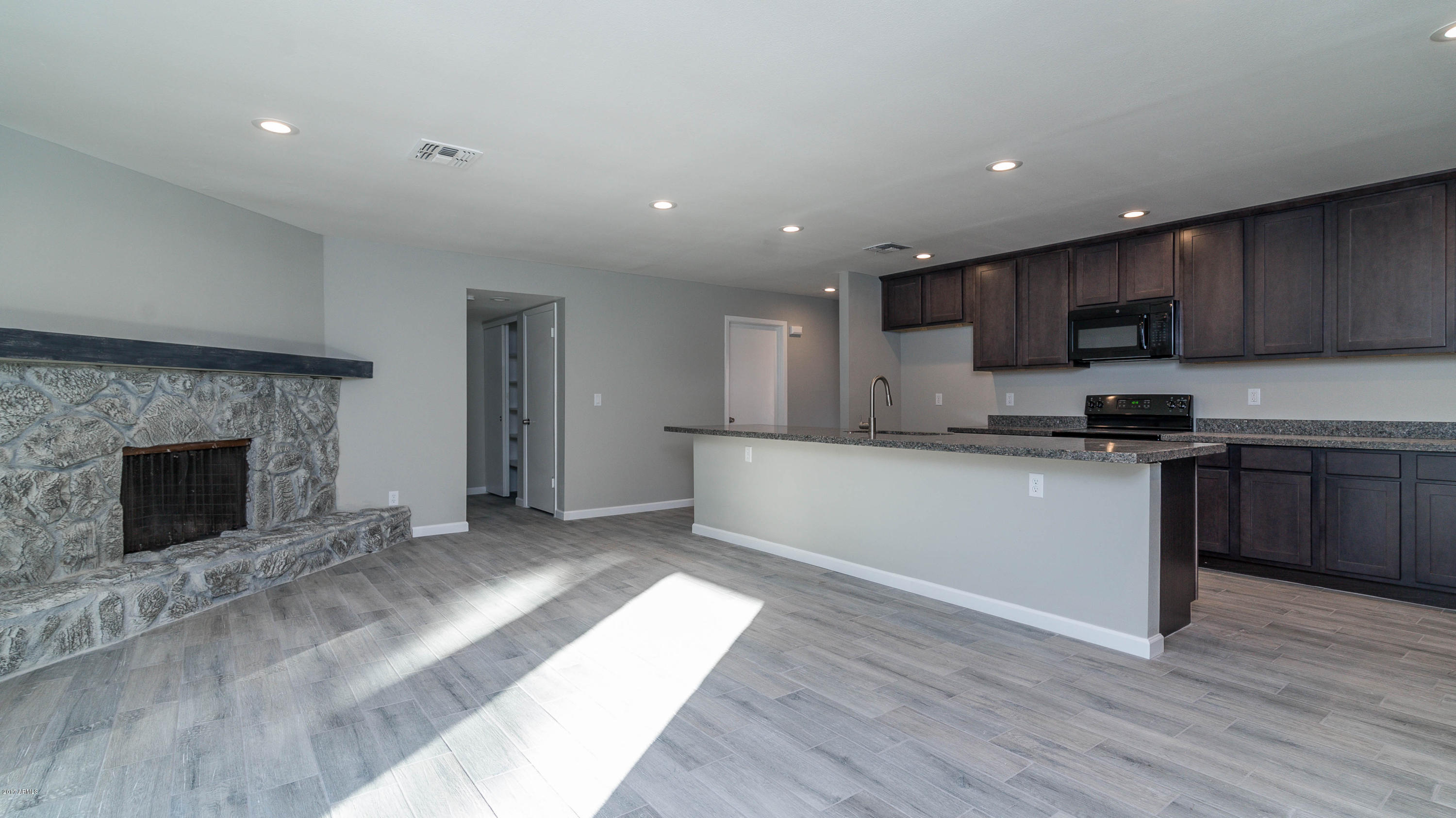 3741 West Phelps Road Phoenix, AZ 85053 - Photo 10 of 27 DSC04739-Edit