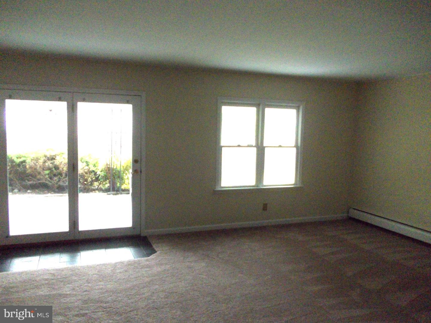 37 Falcon Road Levittown, PA 19056 - Photo 11 of 25 Living Room