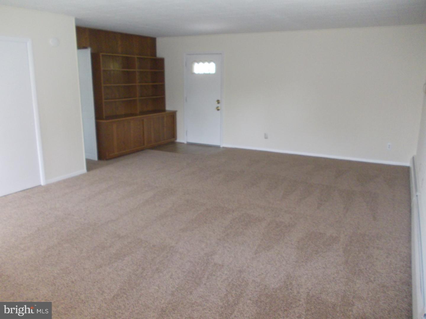 37 Falcon Road Levittown, PA 19056 - Photo 22 of 25 Family Room