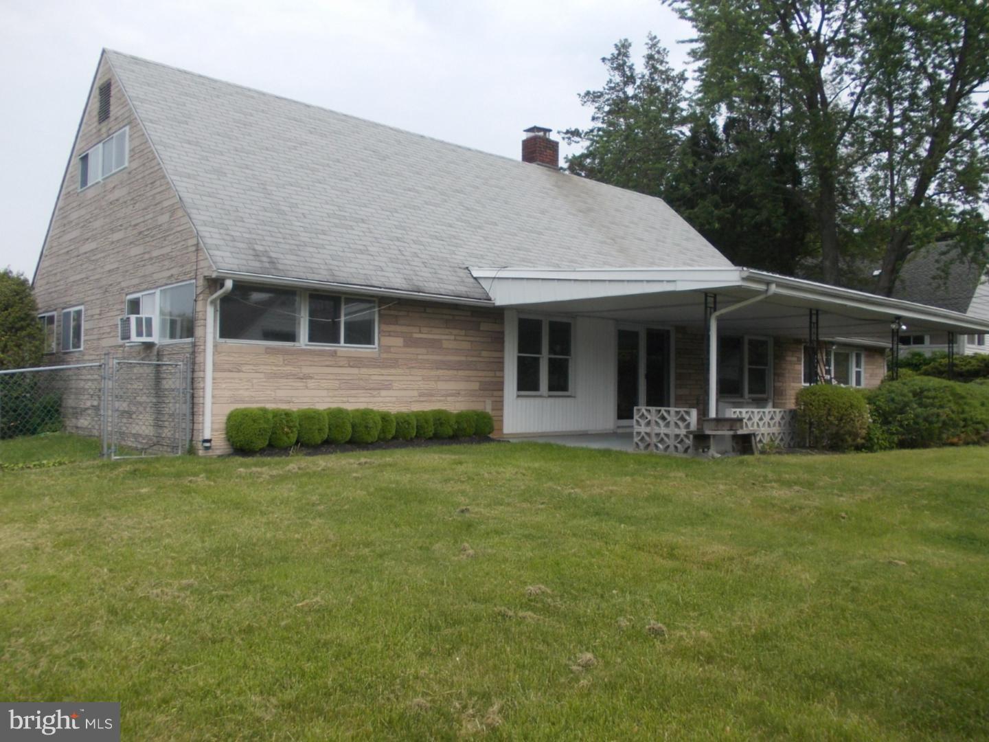 37 Falcon Road Levittown, PA 19056 - Photo 23 of 25 Exterior Back