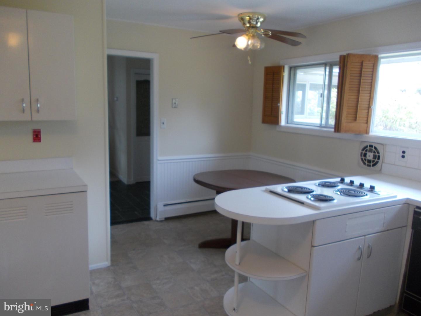 37 Falcon Road Levittown, PA 19056 - Photo 6 of 25 Kitchen