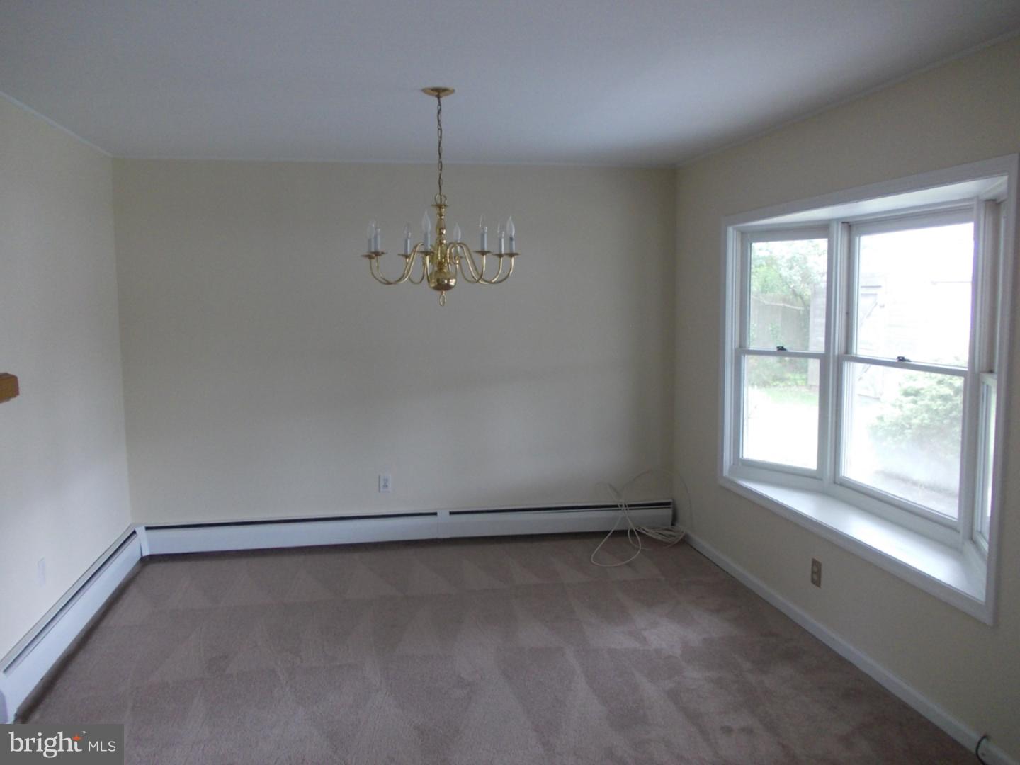 37 Falcon Road Levittown, PA 19056 - Photo 7 of 25 Dining Room