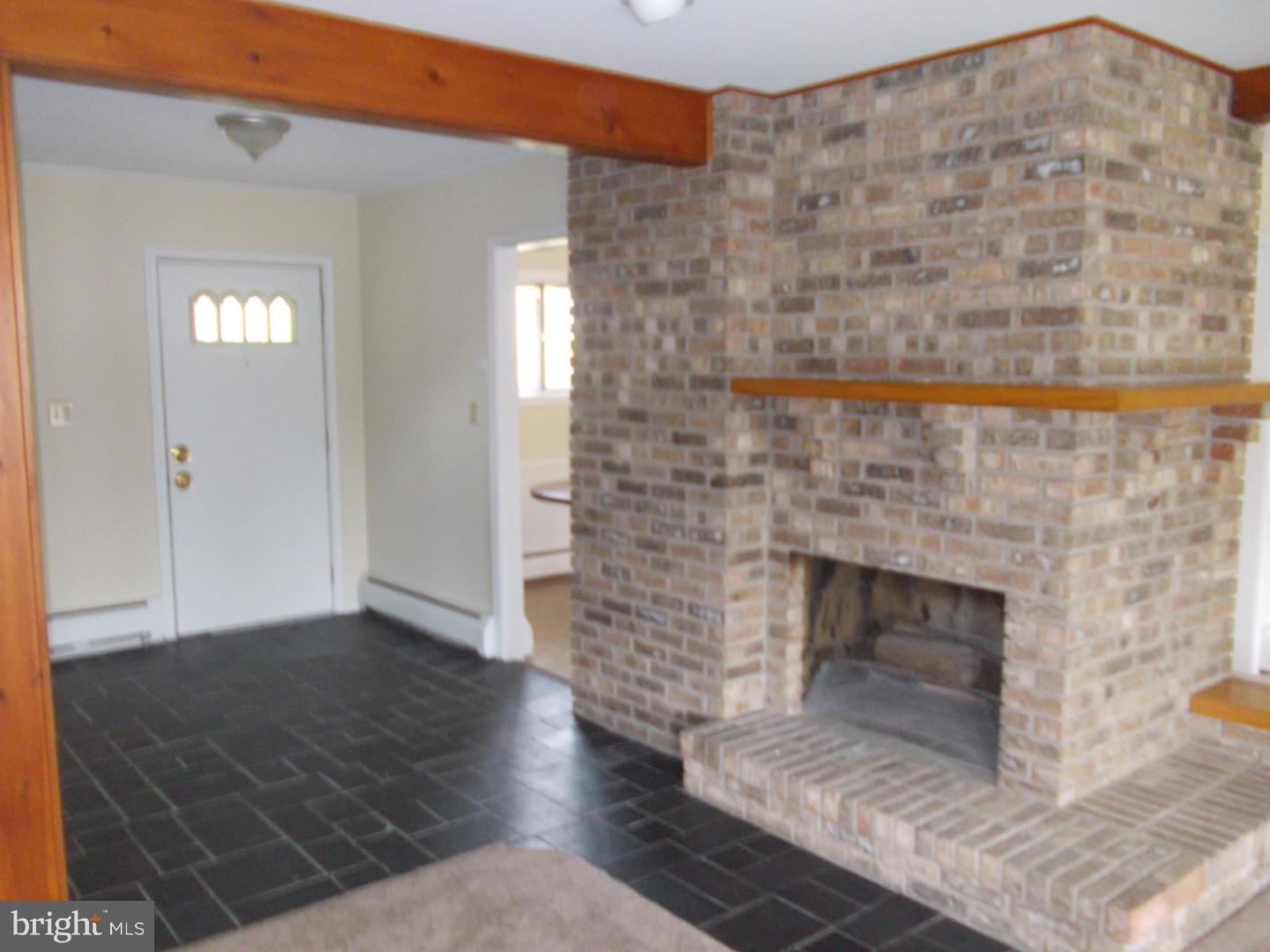 37 Falcon Road Levittown, PA 19056 - Photo 8 of 25 Foyer