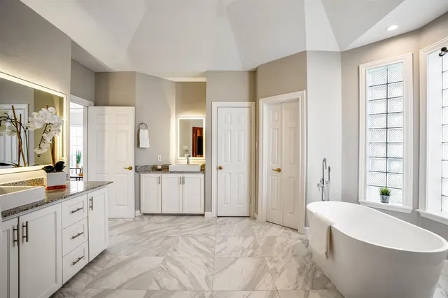 $8,499 | 63 North Windsail Place, The Woodlands, TX 77381