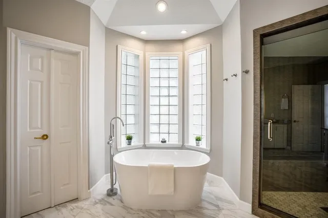 $8,499 | 63 North Windsail Place, The Woodlands, TX 77381