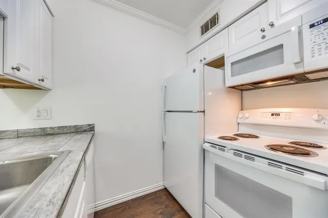 $895 | 5508 Tremont Street, Unit 8, Dallas, TX 75214