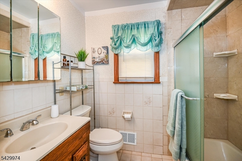 111 Jackson Avenue Wayne, NJ 07470 - Photo 21 of 27