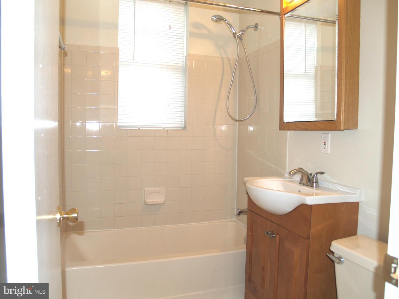 1752 North Rhodes Street, Unit 6325 Arlington, VA 22201 - Photo 13 of 20 Bath