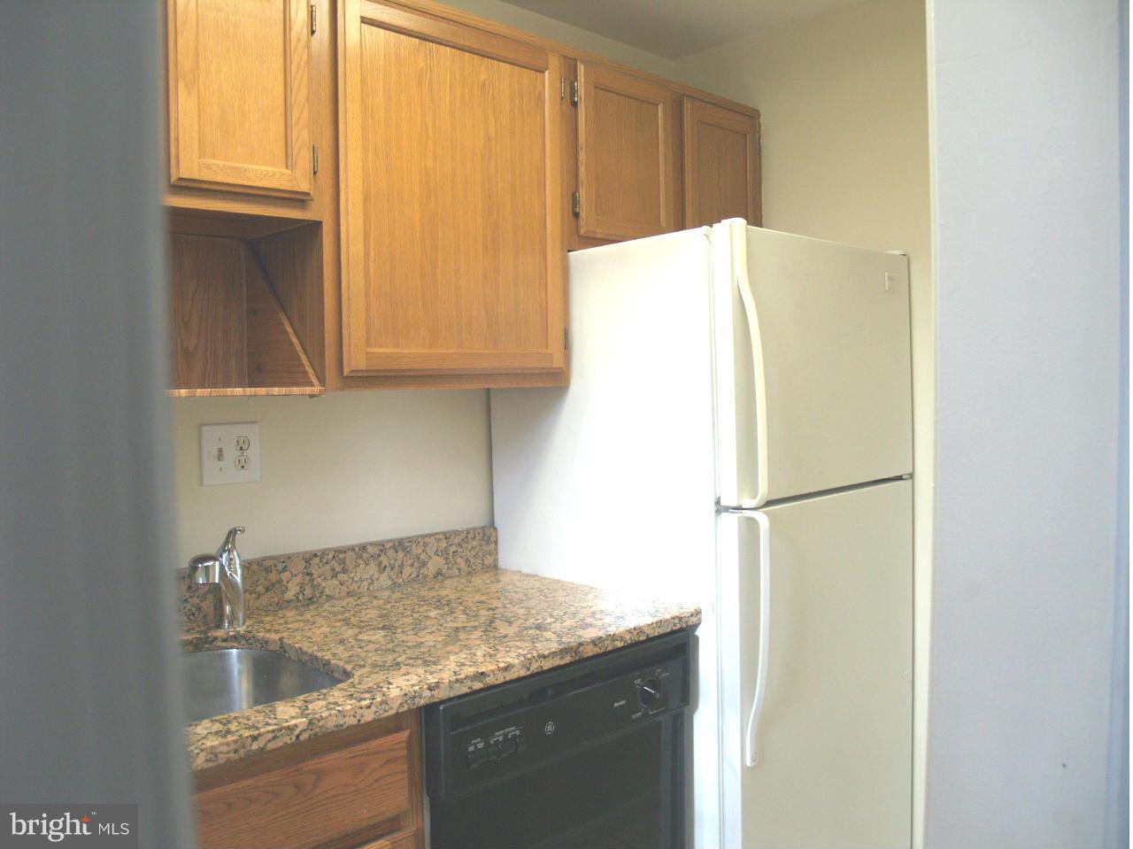 1752 North Rhodes Street, Unit 6325 Arlington, VA 22201 - Photo 10 of 20 Kitchen