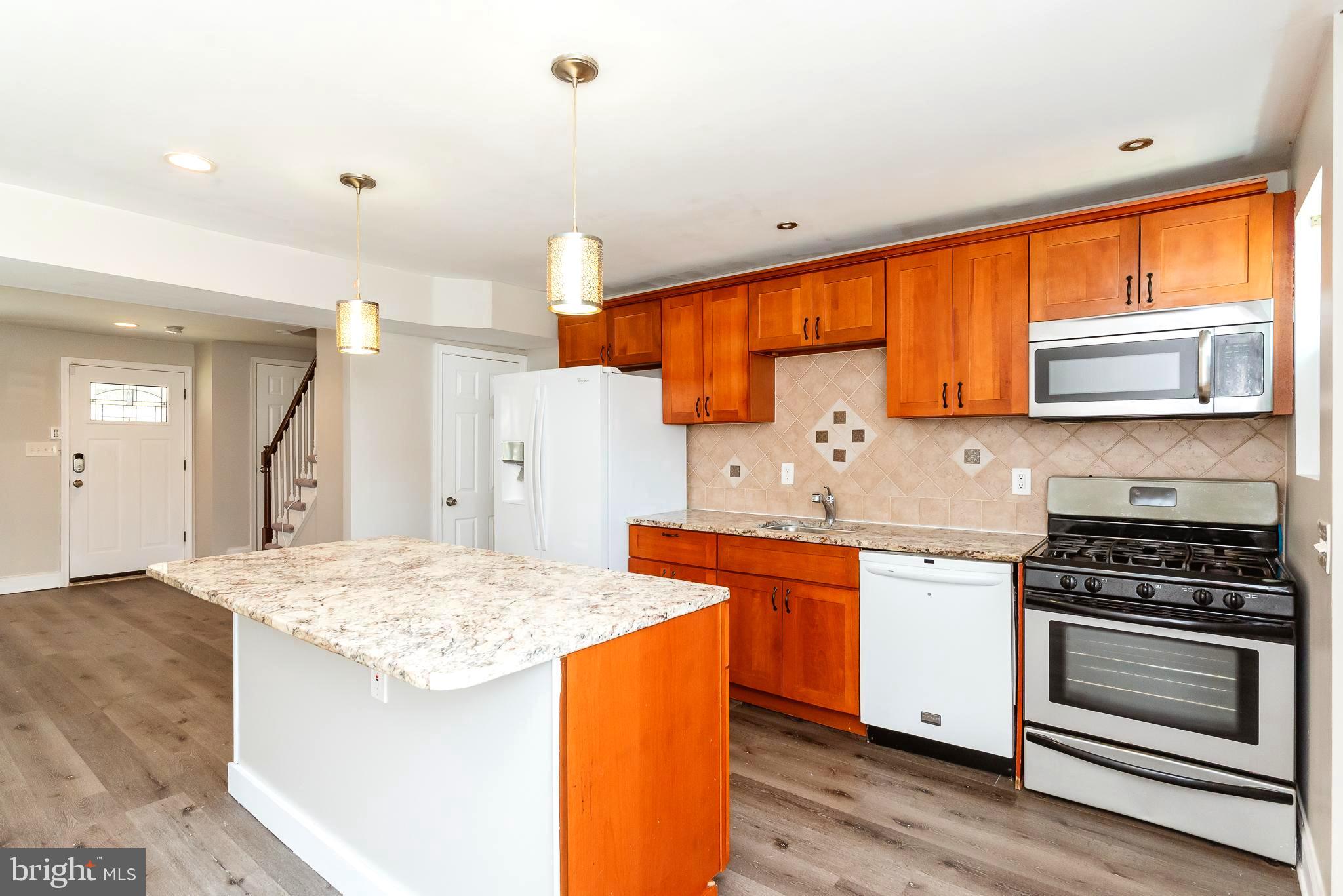 1811 Ramblewood Road Baltimore, MD 21239 - Photo 8 of 28 UPDATED KITCHEN