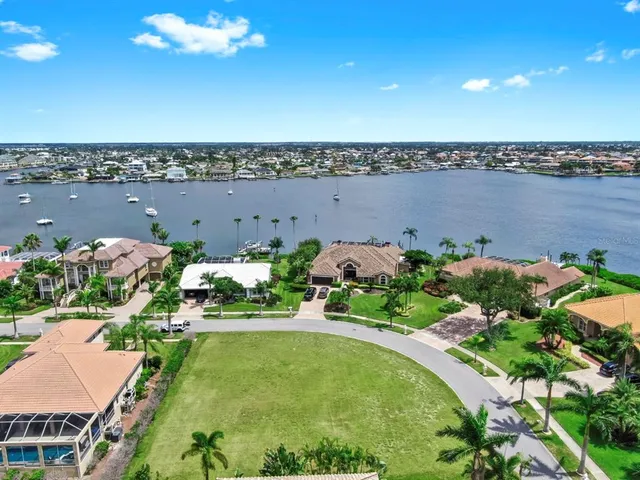 $295,000 | 6424 Rubia Circle, Apollo Beach, FL 33572
