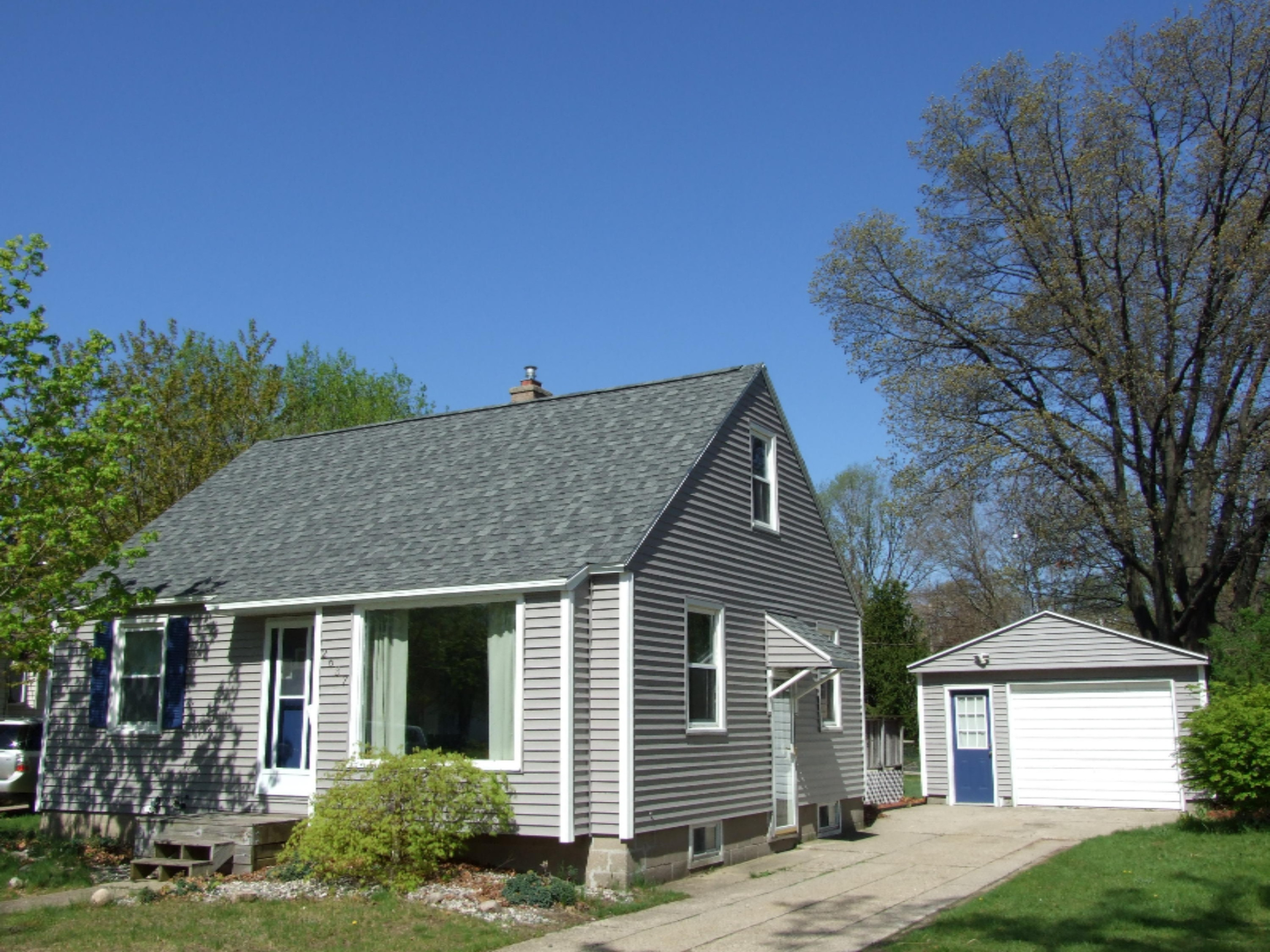 2637 Liberty Road Muskegon, MI 49441 - Photo 1 of 26 DSCF7432