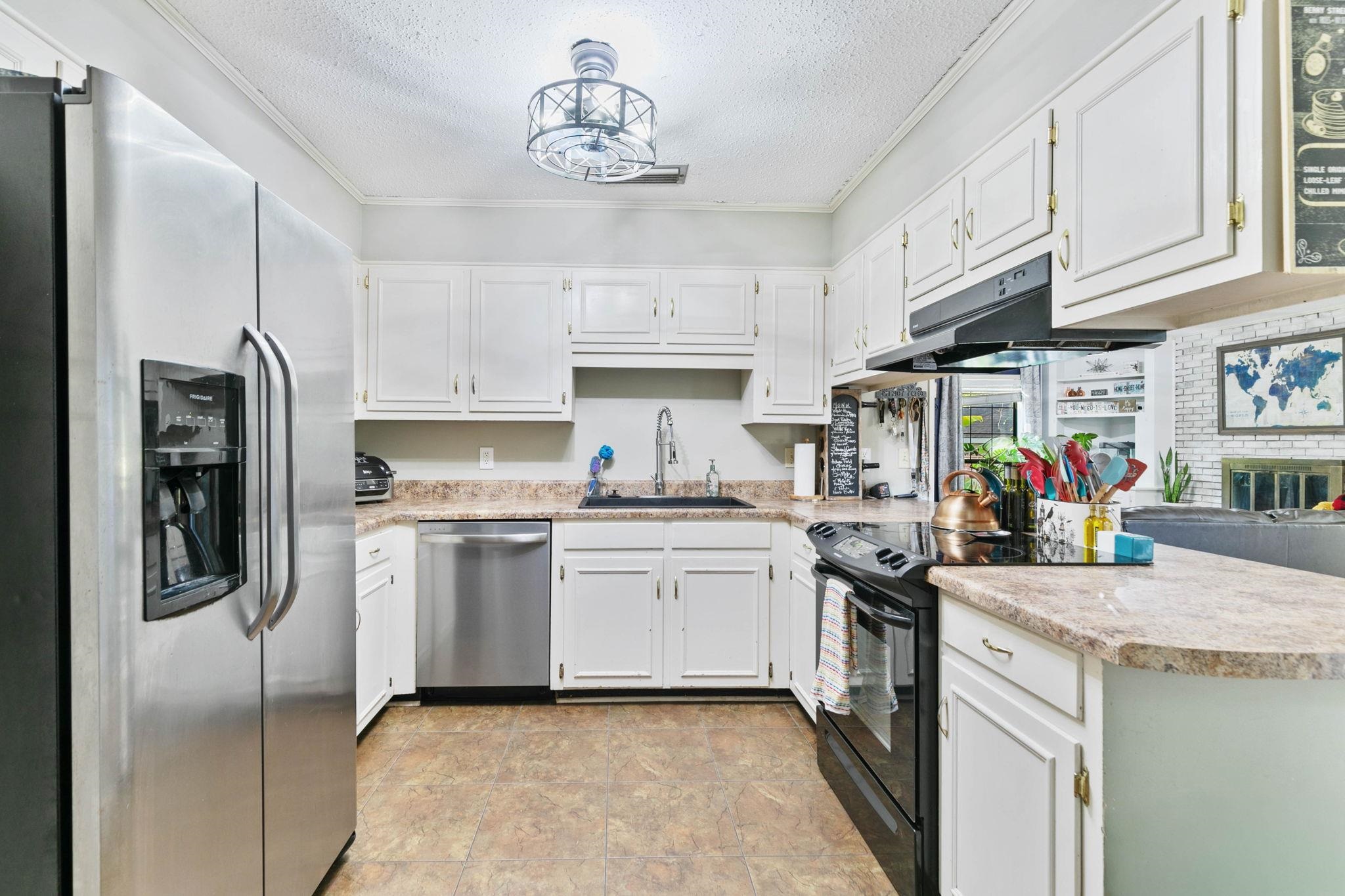 107 Rainer Circle Daphne, AL 36526 - Photo 13 of 31 Kitchen
