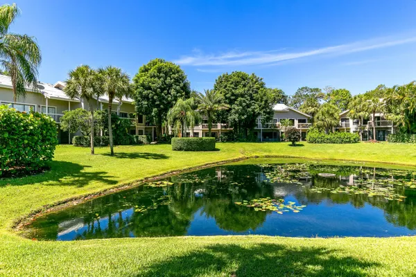 $3,500 | 11863 Wimbledon Circle, Unit 527, Wellington, FL 33414