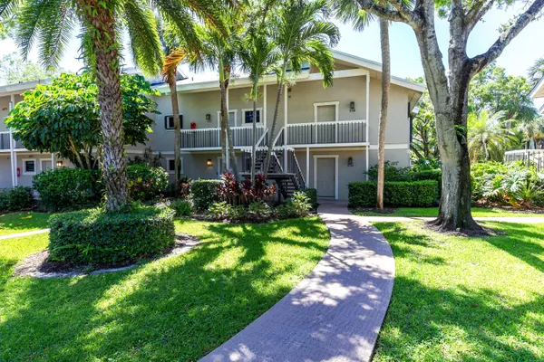 $3,500 | 11863 Wimbledon Circle, Unit 527, Wellington, FL 33414