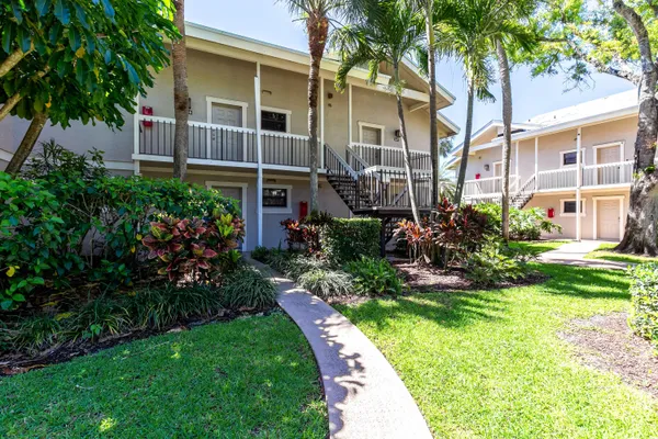 $3,500 | 11863 Wimbledon Circle, Unit 527, Wellington, FL 33414