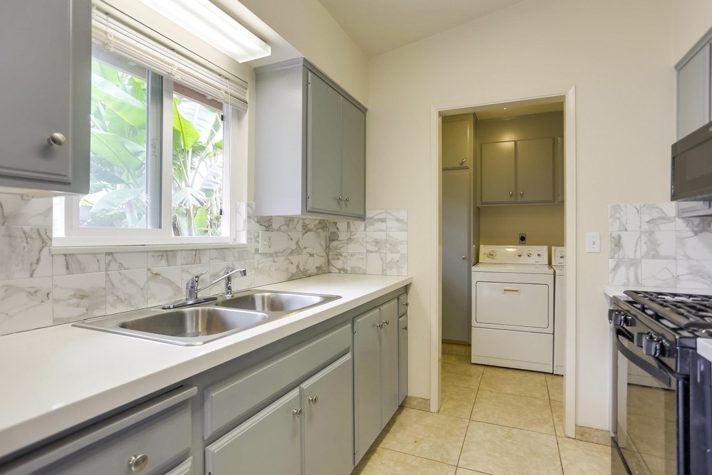 931 Regal Road Encinitas, CA 92024 - Photo 8 of 22