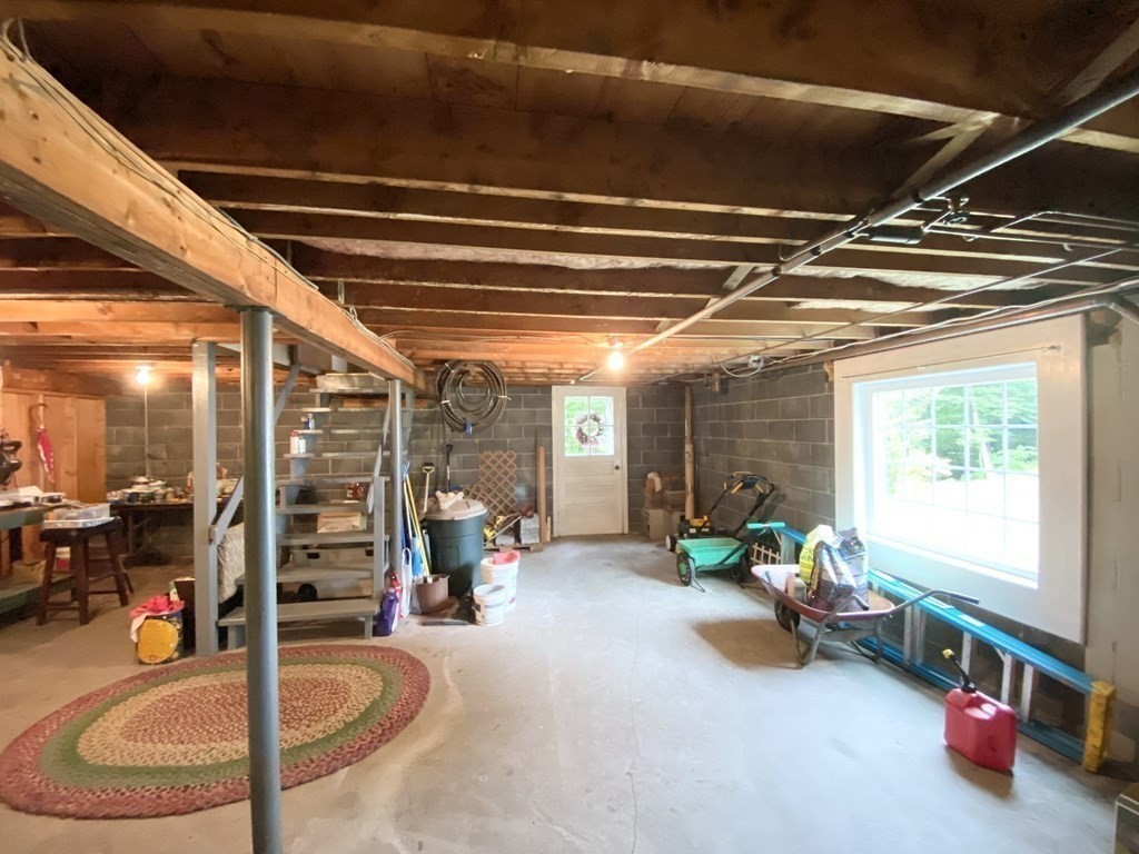 71 Old Farm Road Chicopee, MA 01020 - Photo 21 of 38 Gallery Image 21
