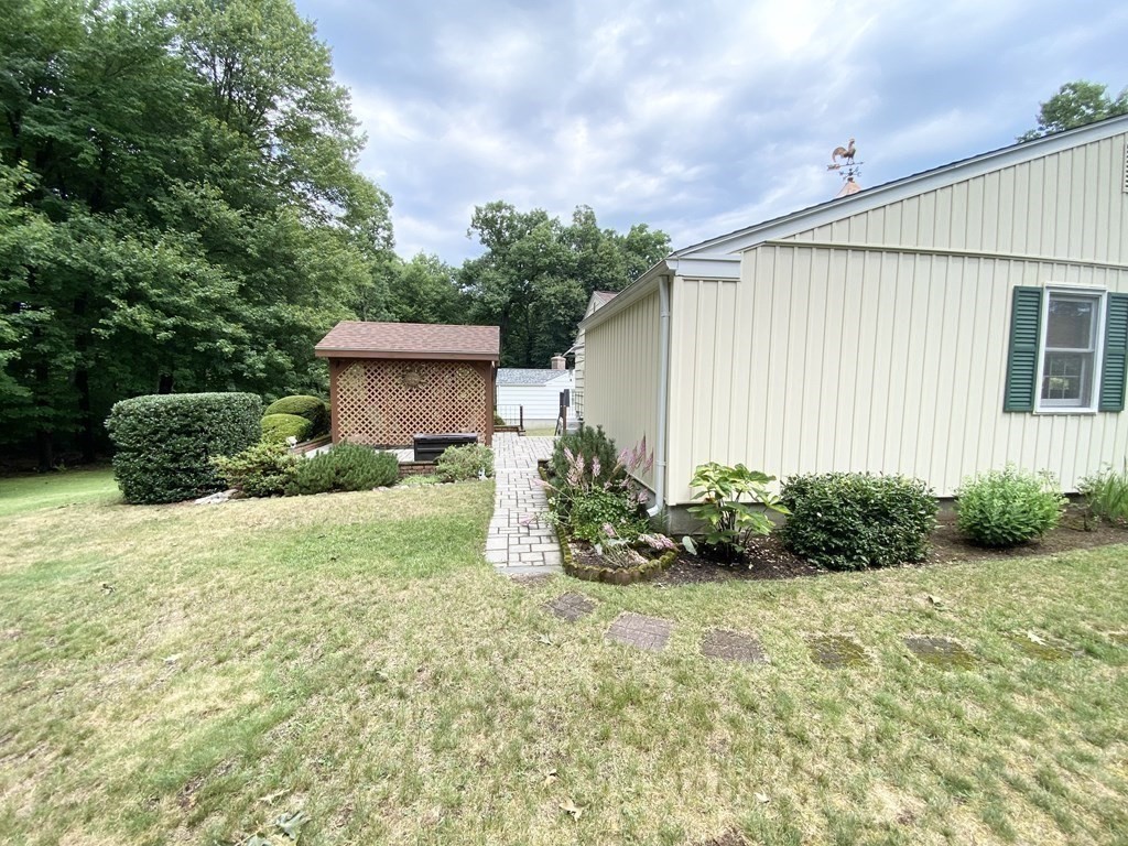 71 Old Farm Road Chicopee, MA 01020 - Photo 34 of 38 Gallery Image 34