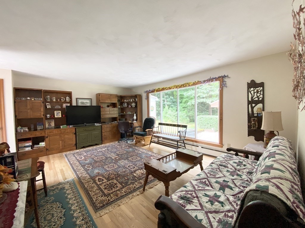 71 Old Farm Road Chicopee, MA 01020 - Photo 9 of 38 Gallery Image 9