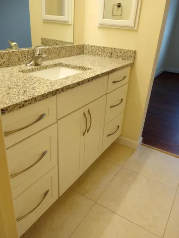 $1,775 | 950 South Kanner Highway, Unit A21, Stuart, FL 34994