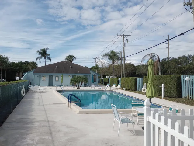 $1,775 | 950 South Kanner Highway, Unit A21, Stuart, FL 34994