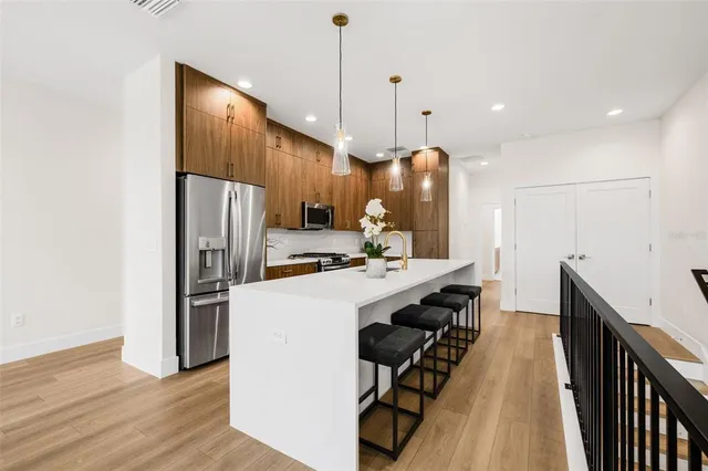 $829,000 | 490 87th Avenue Street, St. Petersburg, FL 33702