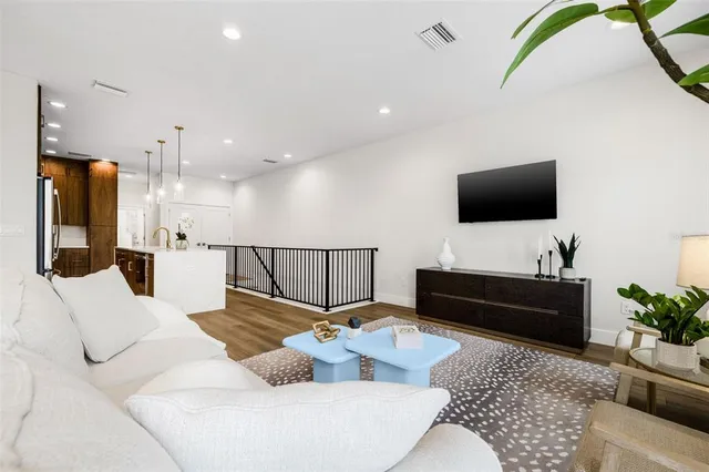 $829,000 | 490 87th Avenue Street, St. Petersburg, FL 33702