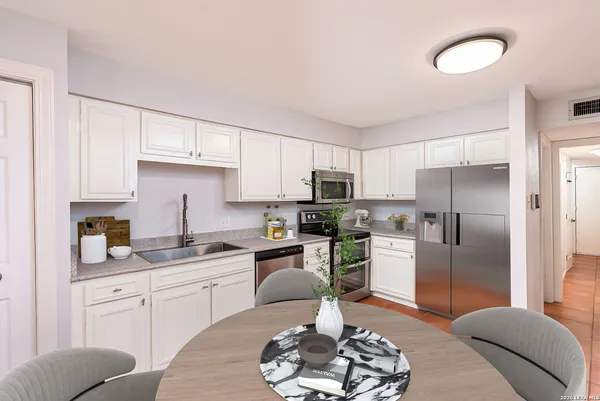 $1,650 | 7711 Callaghan Road, Unit 805, San Antonio, TX 78229