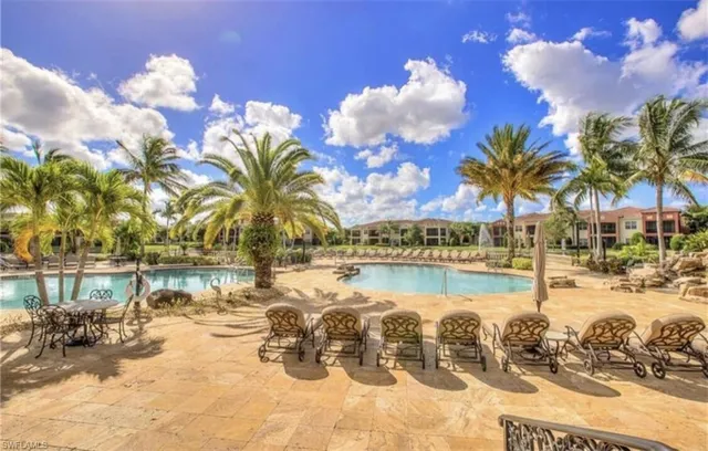 $6,000 | 8597 Via Garibaldi Circle, Unit 301, Estero, FL 33928