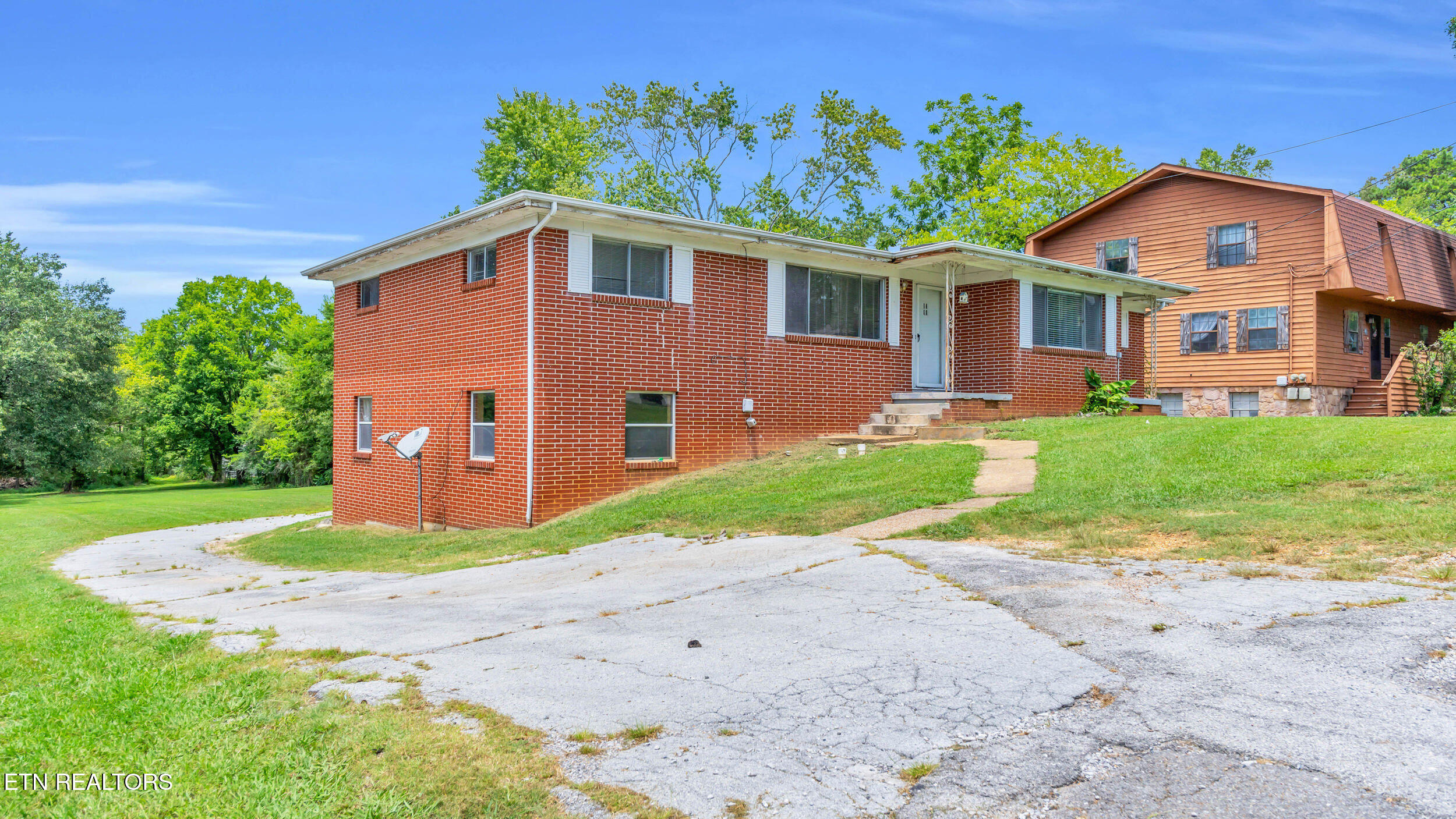 2103 McBrien Road, Unit A & B Chattanooga, TN 37412 - Photo 20 of 39 Front of Duplex