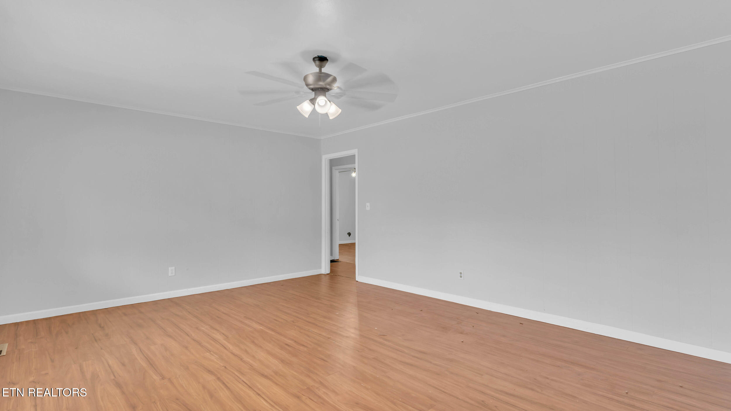 2103 McBrien Road, Unit A & B Chattanooga, TN 37412 - Photo 22 of 39 Entry/Living Area