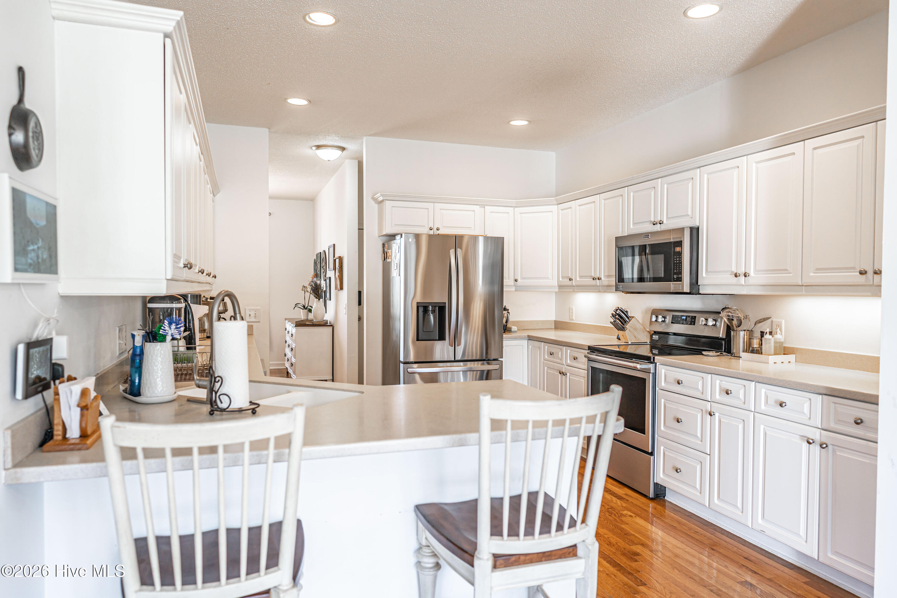 1320 Burning Tree Road Pinehurst, NC 28374 - Photo 12 of 60 Eat-in bar area