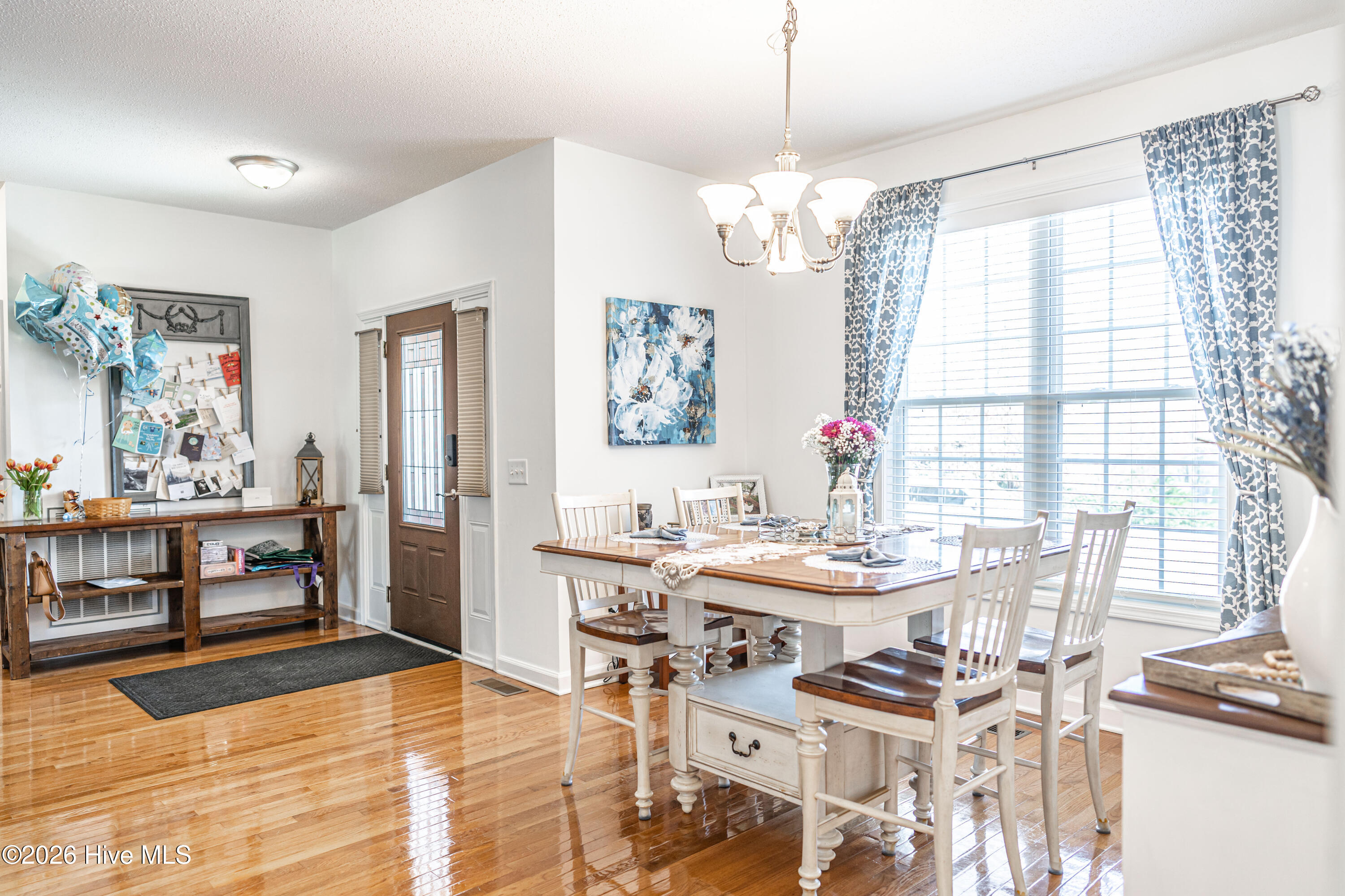 1320 Burning Tree Road Pinehurst, NC 28374 - Photo 5 of 60 Foyer & open Dining room