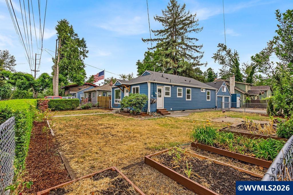 905 20th Street Southeast Salem, OR 97301 - Photo 8 of 39