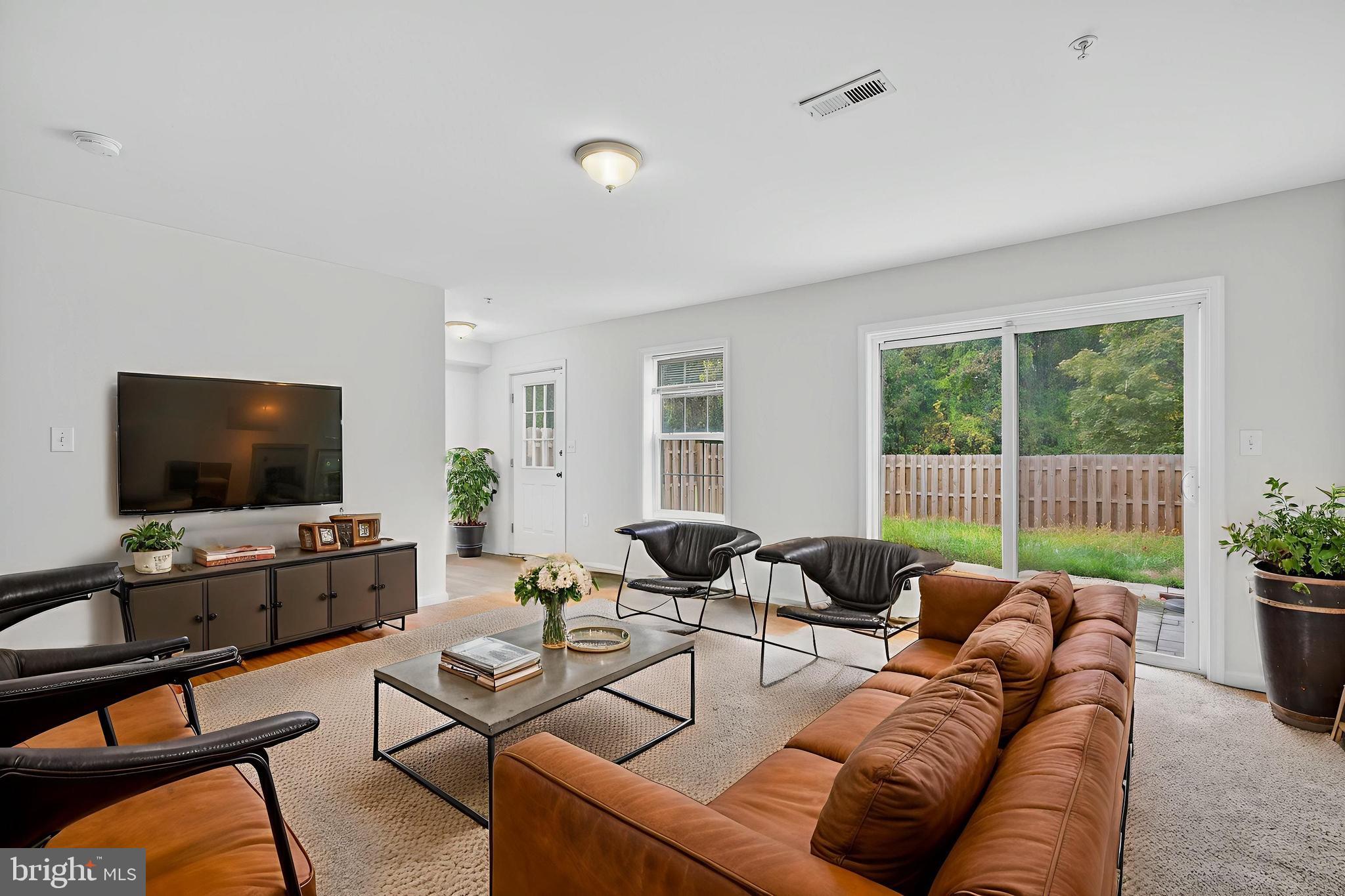 266 Brock Bridge Road Laurel, MD 20724 - Photo 4 of 21 Entry Level Family Room