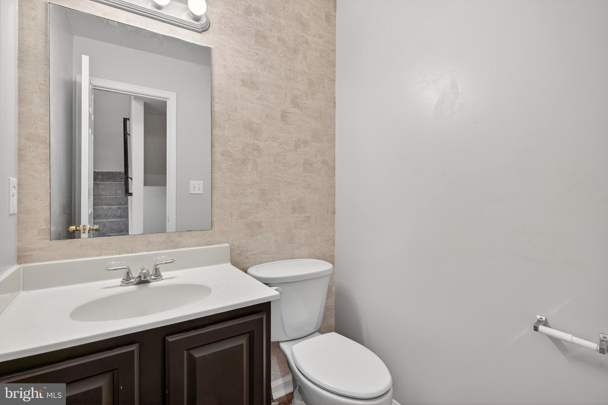 266 Brock Bridge Road Laurel, MD 20724 - Photo 5 of 21 Entry Level Powder Room