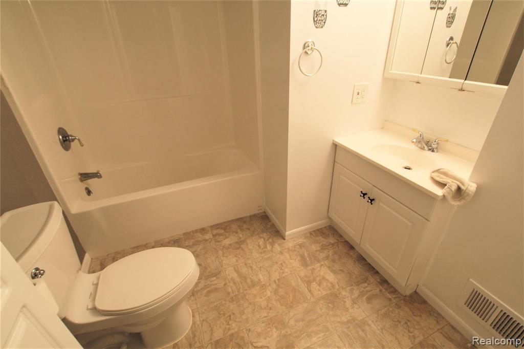 11648 Lennon Road Lennon, MI 48449 - Photo 18 of 27 Gallery Image 18
