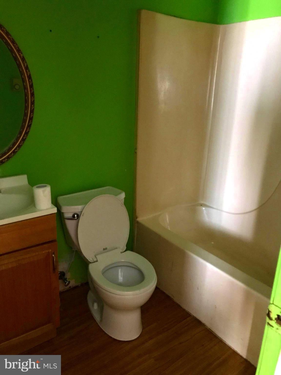 612 North Reymann Street Ranson, WV 25438 - Photo 4 of 14 Bath