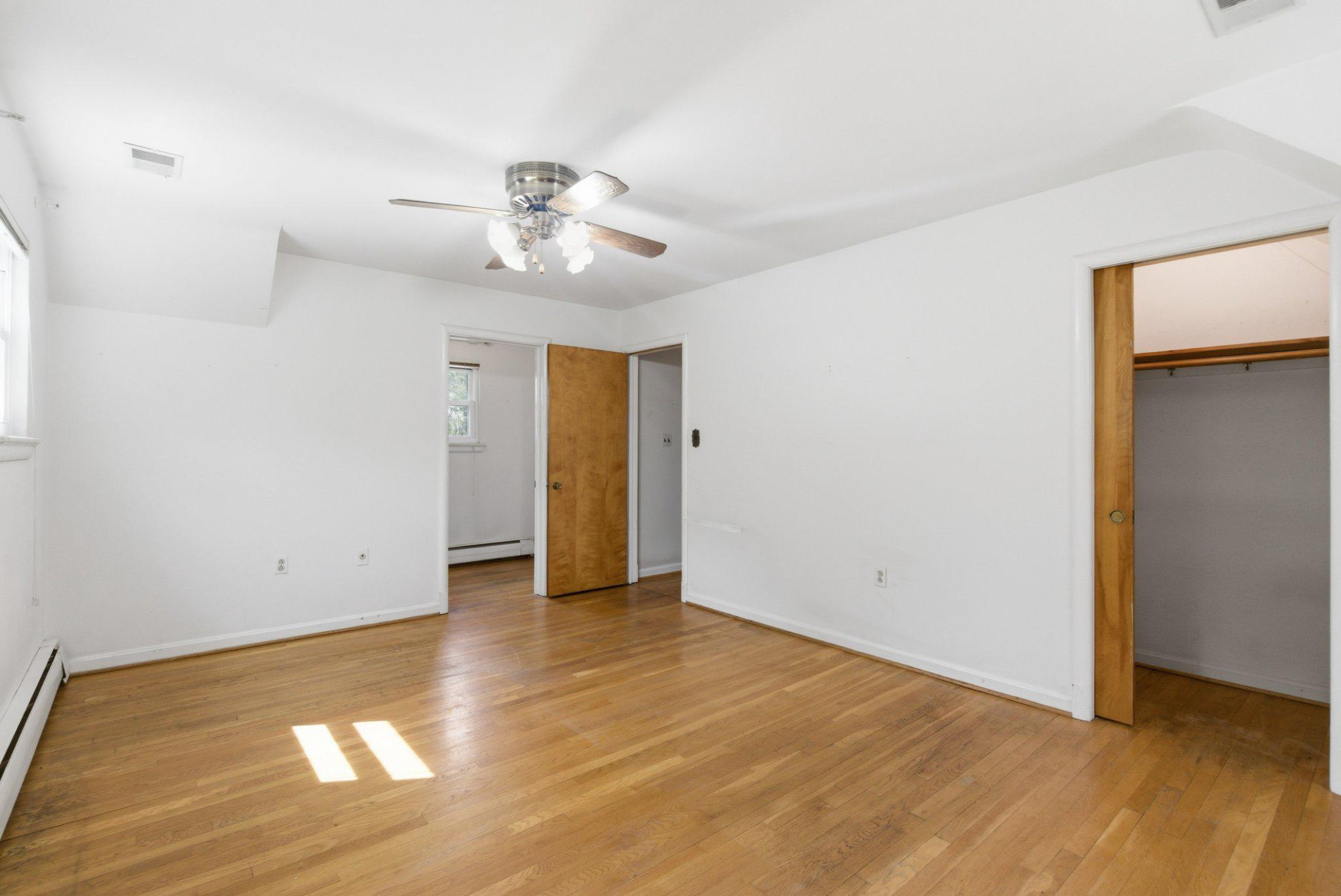 1110 Chillum Manor Road Hyattsville, MD 20783 - Photo 16 of 30 Additional view of main-level bedroom