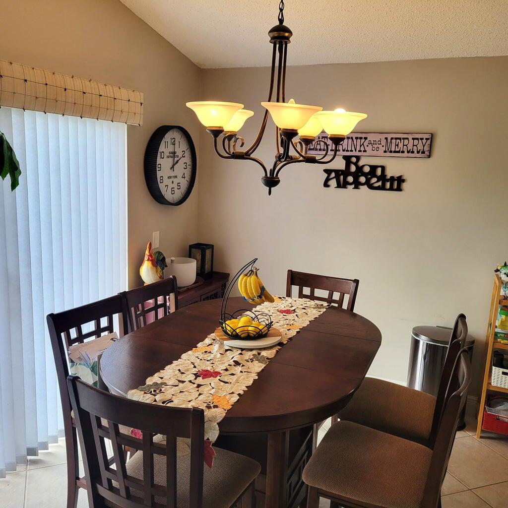 11152 Highland Circle Boca Raton, FL 33428 - Photo 15 of 37 Kitchen 5